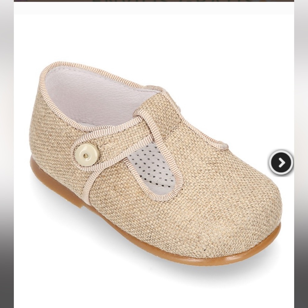 T strap baby shoes